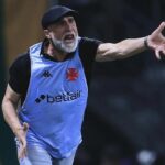 Álvaro Pacheco fala com franqueza sobre a derrota do Vasco contra o Palmeiras. Álvaro Pacheco fala com franqueza sobre a derrota do Vasco contra o Palmeiras.