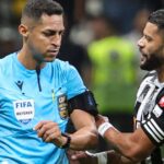 Expulsão de Hulk do Atlético-MG: Árbitro revela detalhes da decisão. Expulsão de Hulk do Atlético-MG: Árbitro revela detalhes da decisão.