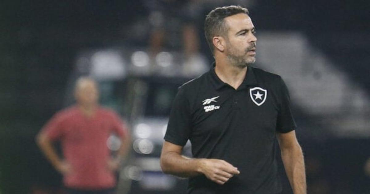 Treinador do Botafogo vê time aquém do esperado na derrota para o C...