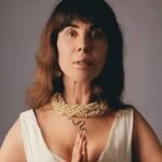 Claudia Alencar retorna ao hospital para cirurgia após infecção. Claudia Alencar retorna ao hospital para cirurgia após infecção.