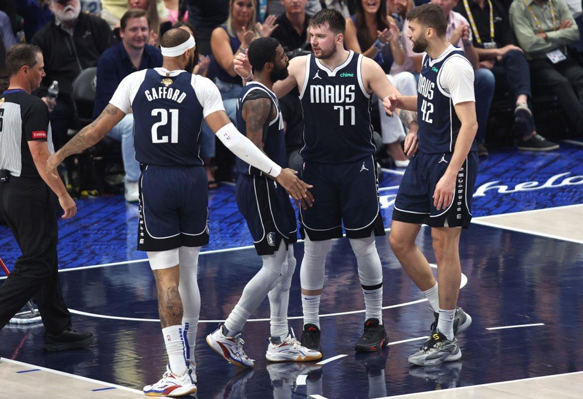 Mavs esmagram Celtics e forçam jogo 5 das finais.