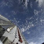 Descarte de satélites: preocupações sobre a camada de ozônio. Descarte de satélites: preocupações sobre a camada de ozônio.