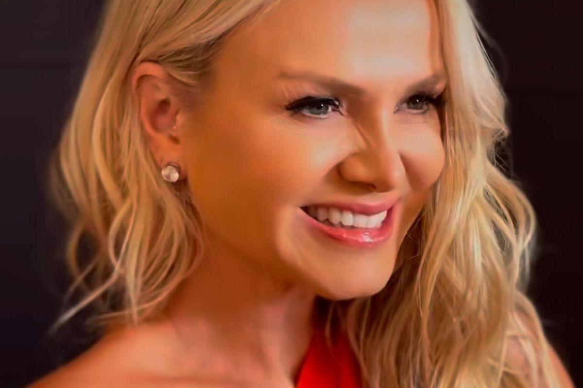 Eliana celebra despedida do SBT com festa temática.