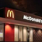 A McDonald's abandona IA no drive-thru, mas acredita no futuro da tecnologia. A McDonald's abandona IA no drive-thru, mas acredita no futuro da tecnologia.