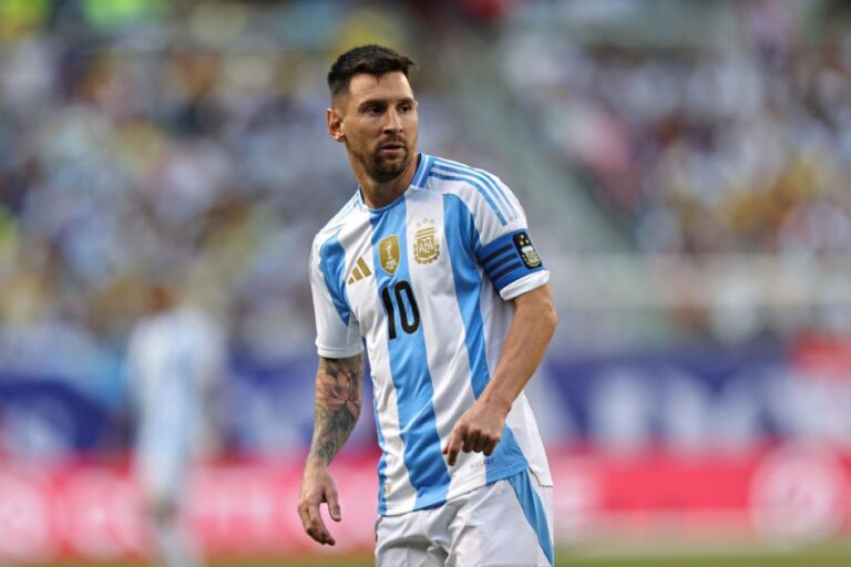 Messi rebate declaração de Mbappé sobre Copa do Mundo.