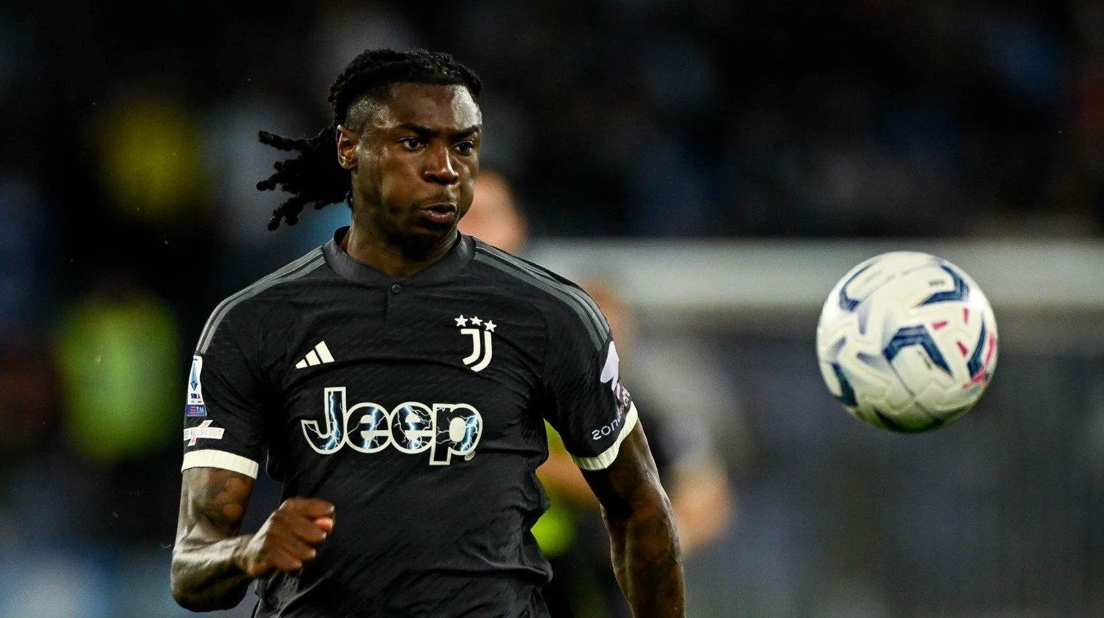 Moise Kean deixa Juventus para reforçar Fiorentina.