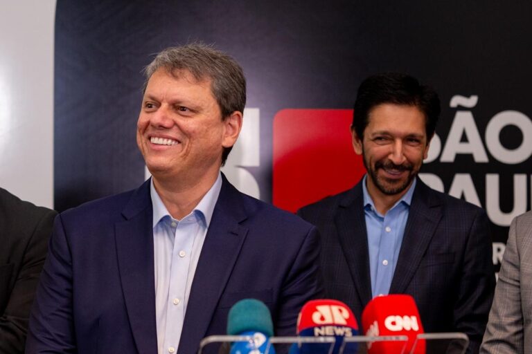 Nunes e Tarcísio marcam almoço para definir vice em São Paulo.