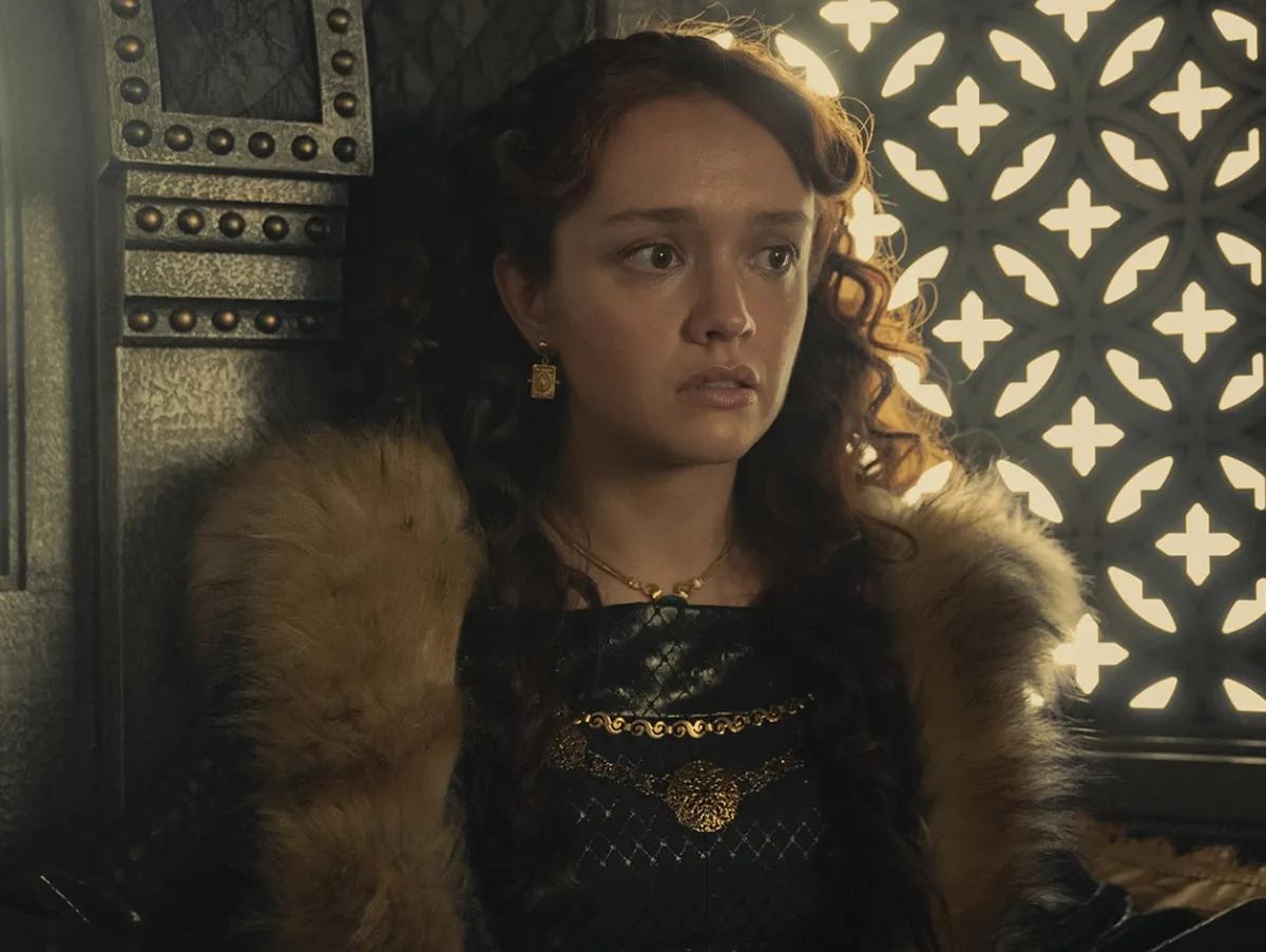 Olivia Cooke dá tapa real em colega durante gravação de 'A Casa do Dragão'.