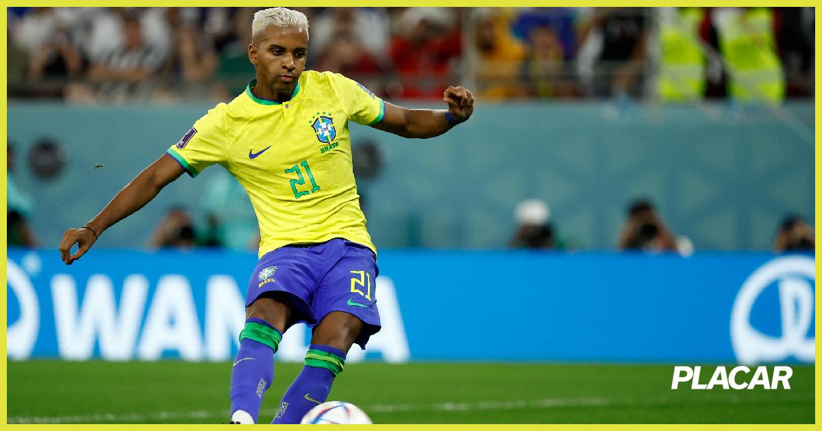 Jogador Brasileiro Reflete Sobre Pênalti Perdido na Copa do Mundo.