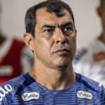 Direção do Santos mantém apoio a Carille mesmo após derrota. Direção do Santos mantém apoio a Carille mesmo após derrota.