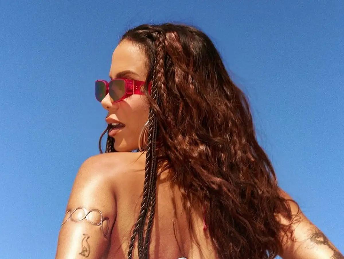 Anitta revela pistas sobre novo single do
