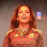 Anitta anseia por patrocinador para nova turnê no Brasil. Anitta anseia por patrocinador para nova turnê no Brasil.