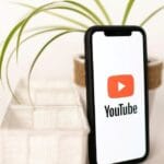 Gigantes da tecnologia usaram vídeos do YouTube sem permissão. Gigantes da tecnologia usaram vídeos do YouTube sem permissão.