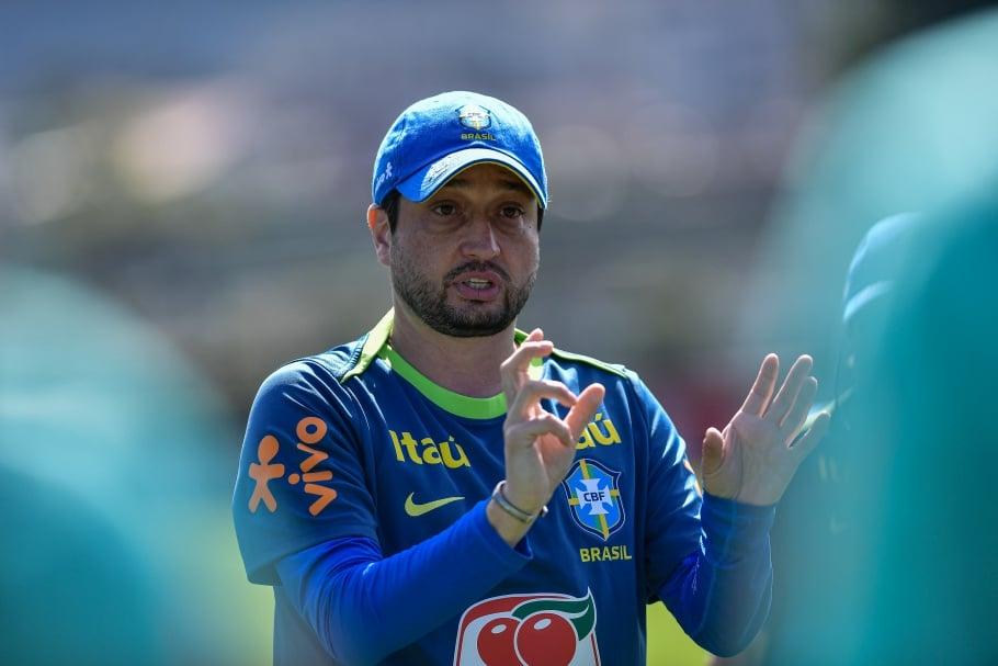 Treinador da Seleção Brasileira Feminina Elogia Preparação Olímpica.