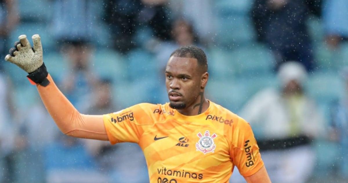 Carlos Miguel revela que ficaria no Corinthians se fosse procurado para renovação.