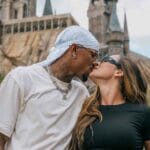 Casal Famoso Usa Alianças de R$ 160 Mil em Casamento Secreto.