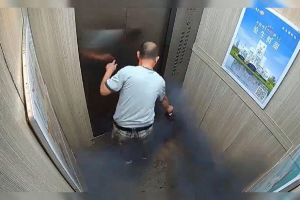 Bateria de Bicicleta Elétrica Explode em Elevador: Investigamos os Fatos.