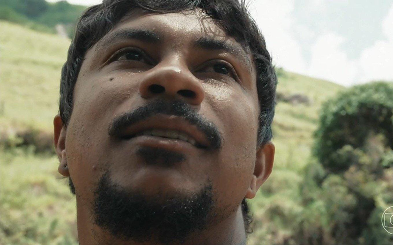 Demissão, arma e chamado fatal: a trama de Damião em Renascer.