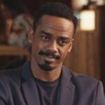 Hans usa drogas pesadas para enlouquecer Vênus e acabar com a missão.