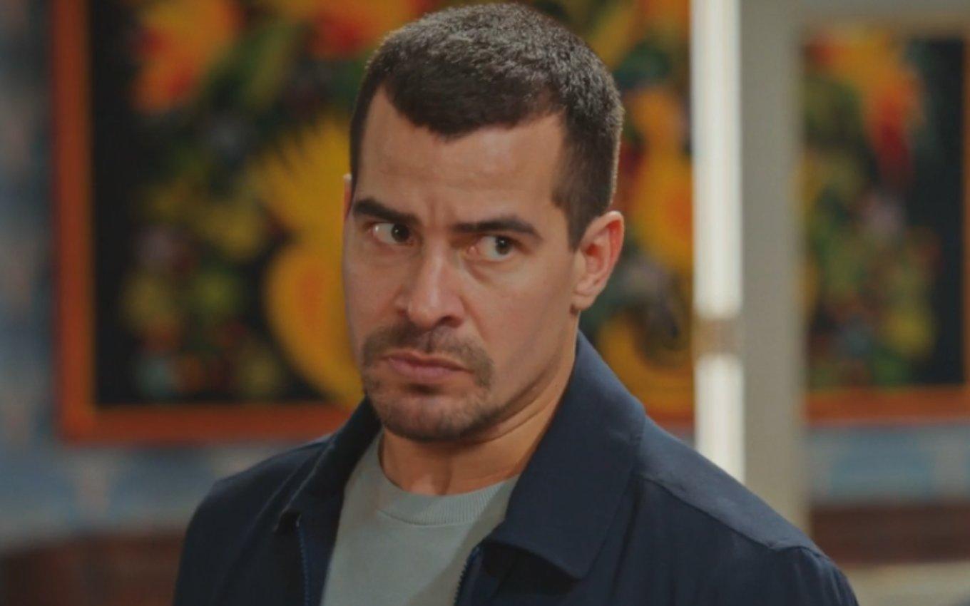 Júpiter enlouquece de ciúme e confessa seu amor por Lupita.