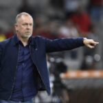 Fluminense contrata Mano Menezes para reerguer o time. Fluminense contrata Mano Menezes para reerguer o time.