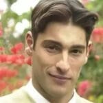 Galã de Chocolate com Pimenta vira corretor de imóveis de luxo. Galã de Chocolate com Pimenta vira corretor de imóveis de luxo.