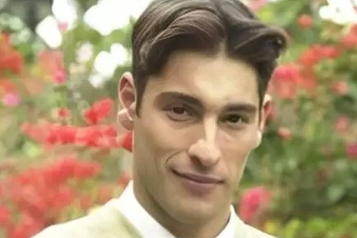 Galã de Chocolate com Pimenta vira corretor de imóveis de luxo.