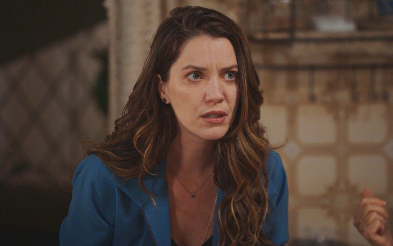 Golpista volta para atormentar família em 