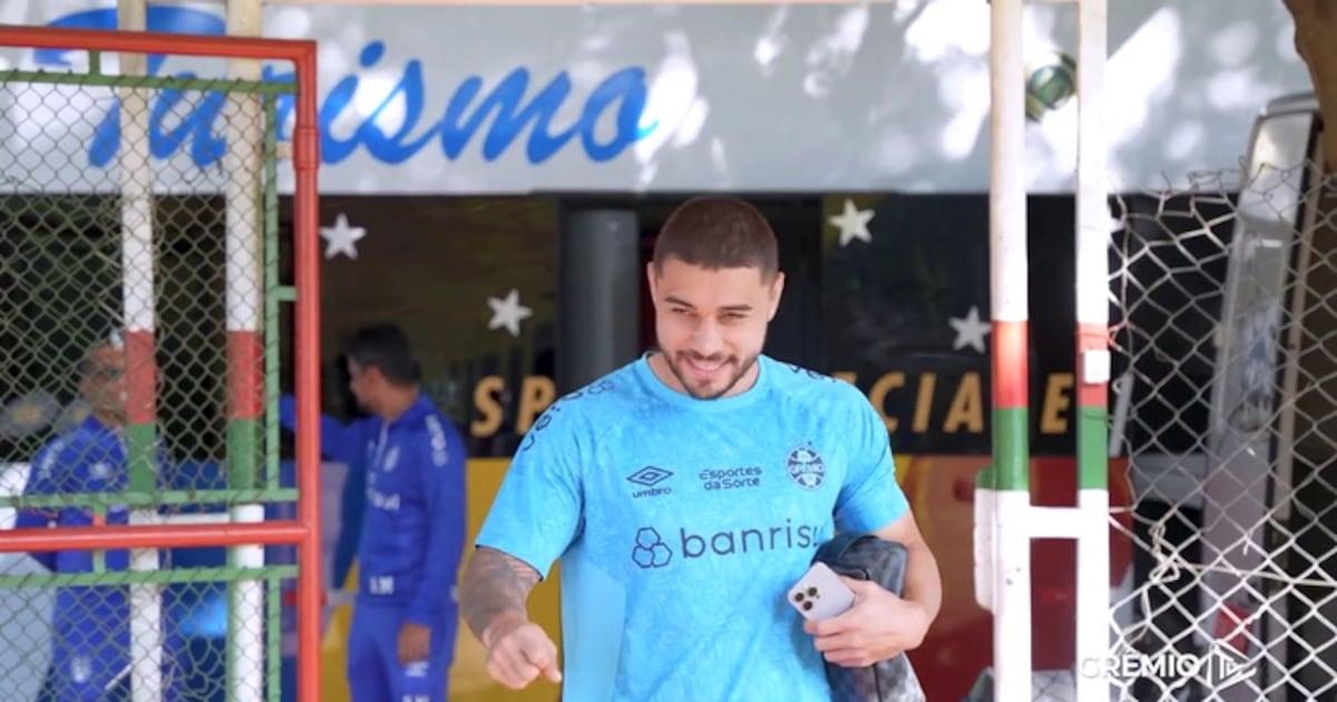 Grêmio se prepara para enfrentar o Corinthians no Brasileirão.