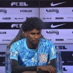 Goleiro Hugo Souza se apresenta no Corinthians, pronto para o desafio. Goleiro Hugo Souza se apresenta no Corinthians, pronto para o desafio.