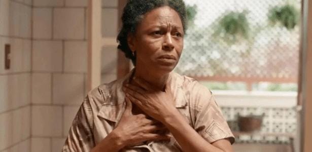 Inácia choca-se com notícia sobre o cramulhão em 'Renascer'.