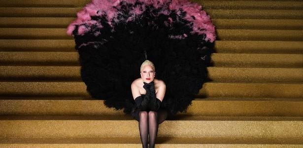 Lady Gaga agradece conexão especial com a França nas Olimpíadas.