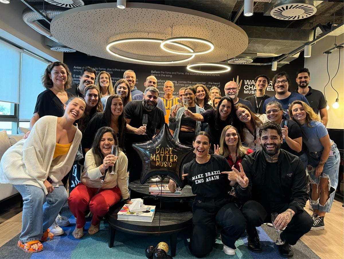 Acordos musicais da Fresno: a parceria entre a editora de Lucas Silveira e a Warner Chappell.