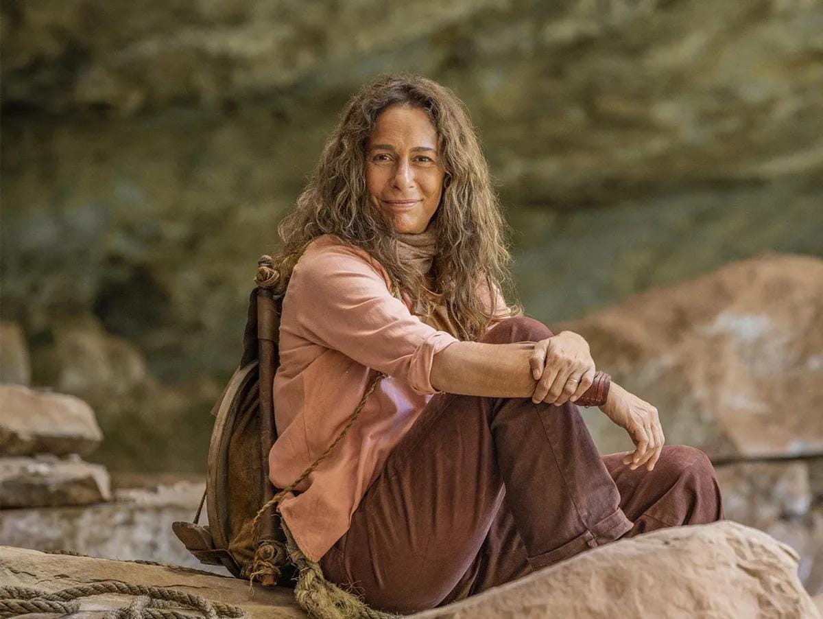 Casal em aventuras amorosas no Rancho Fundo.