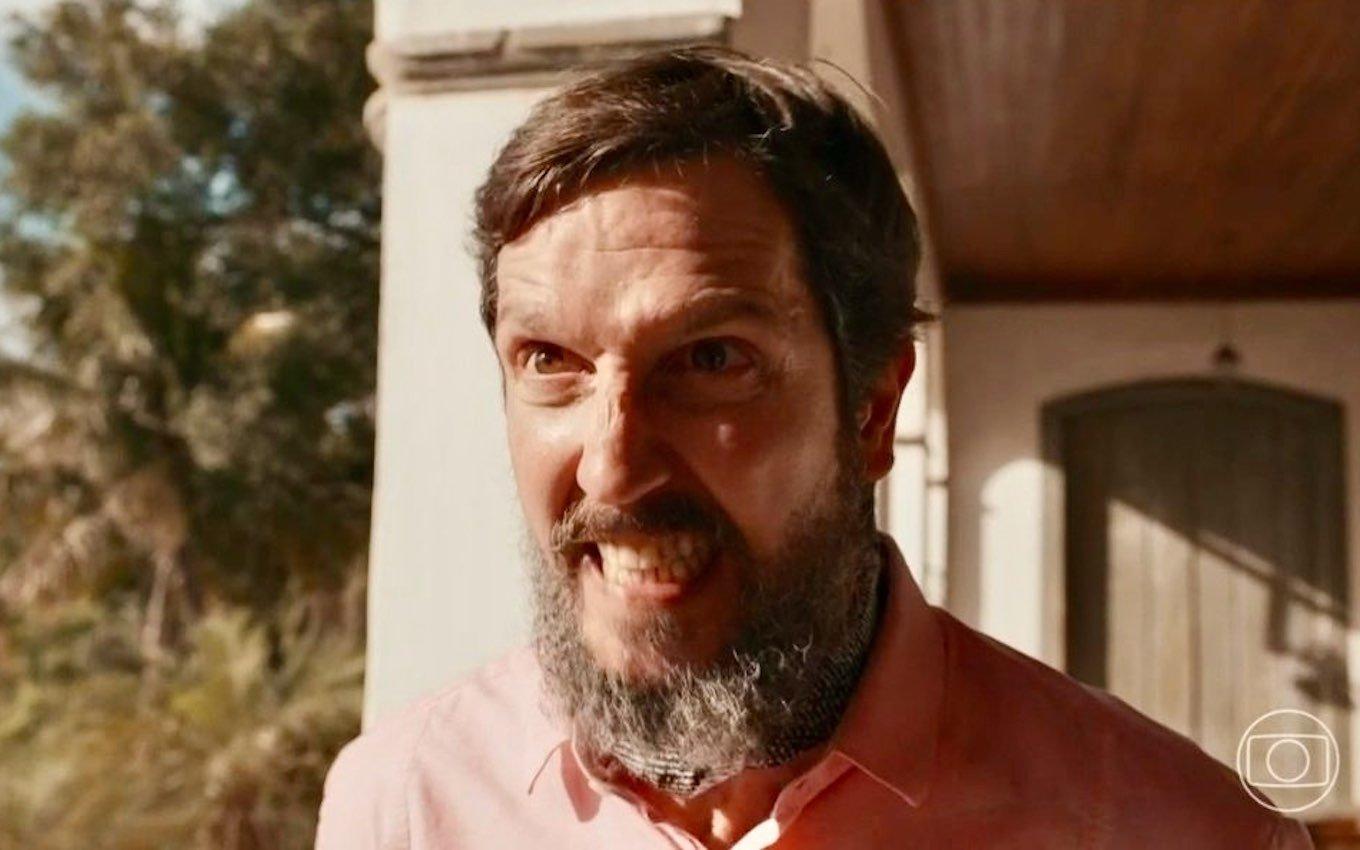 Egídio perpetra novo ataque brutal em Renascer: Tião e Joana sofrem.