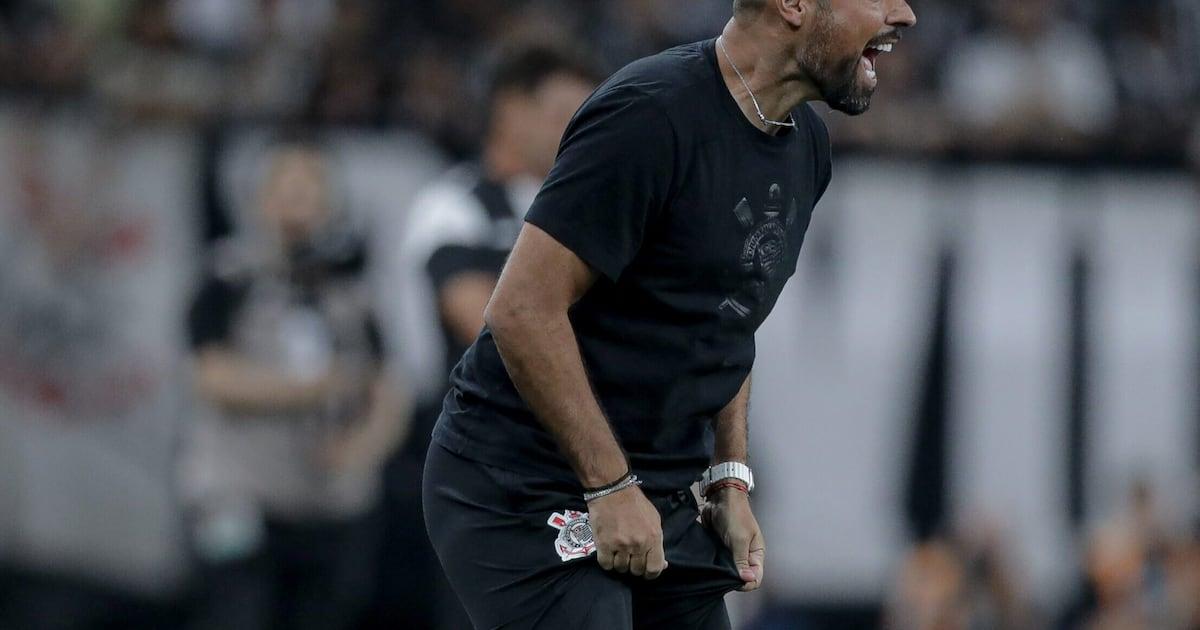 Cinco Nomes para Substituir António Oliveira no Corinthians.