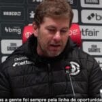 Técnico do Vasco celebra vitória e satisfação da equipe. Técnico do Vasco celebra vitória e satisfação da equipe.