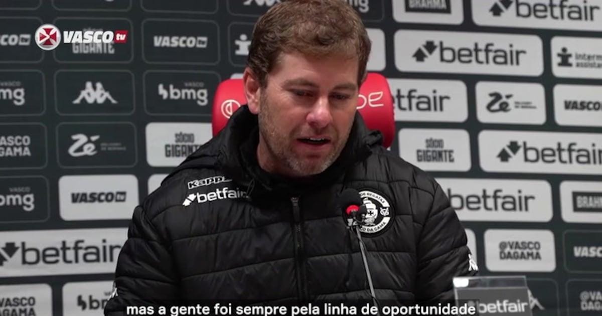 Técnico do Vasco celebra vitória e satisfação da equipe.