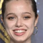 Shiloh Jolie-Pitt renuncia ao sobrenome de Brad Pitt. Shiloh Jolie-Pitt renuncia ao sobrenome de Brad Pitt.