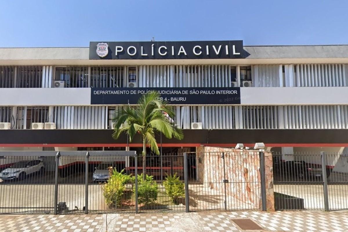 Homem esfaqueia criança na cabeça após briga familiar.