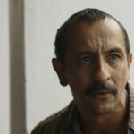 Tião ganha nova vida ao desmascarar Egídio. Tião ganha nova vida ao desmascarar Egídio.