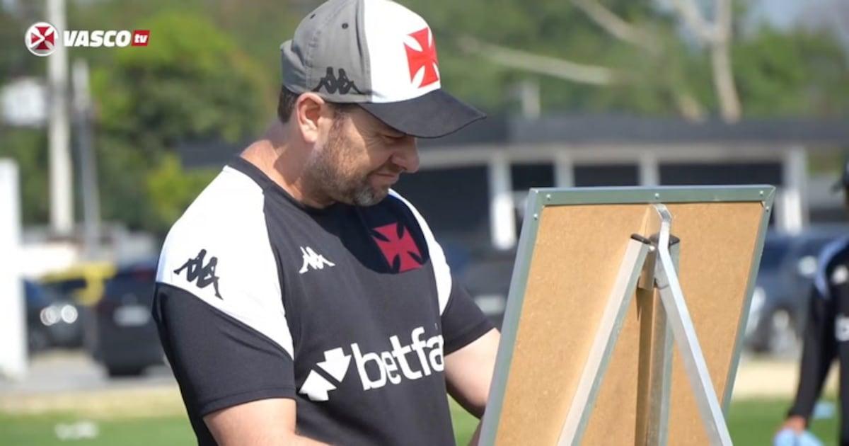 Vasco se prepara no Rio antes de viagem a Chapecó para confronto no Brasileirão.