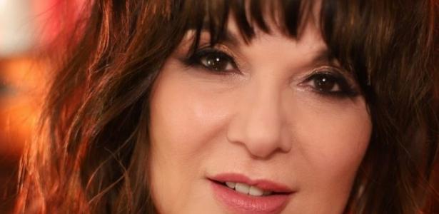 Vocalista da banda Heart é diagnosticada com câncer e planeja retorno aos palcos em 2025.