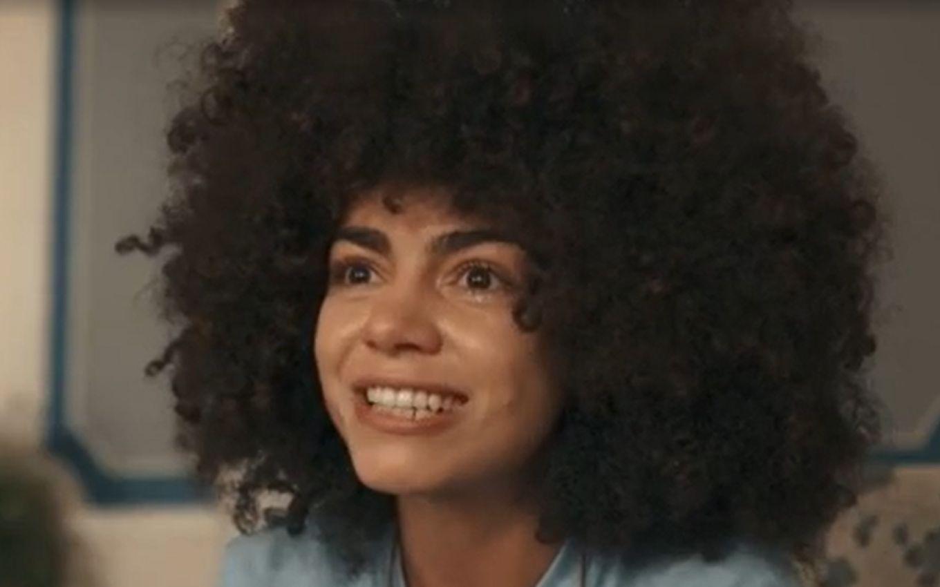 Flagrando o caso de João e Mariana no 'Renascer'.