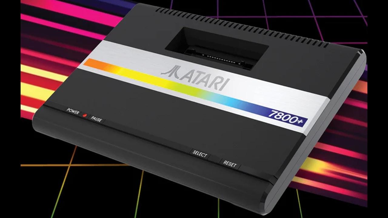 Experimente o novo Atari 7800+ com HDMI e controles sem fio.
