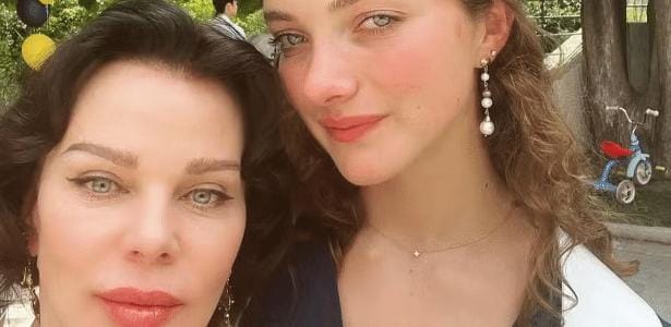 Atriz celebra a independência das filhas e sua liberdade sexual.