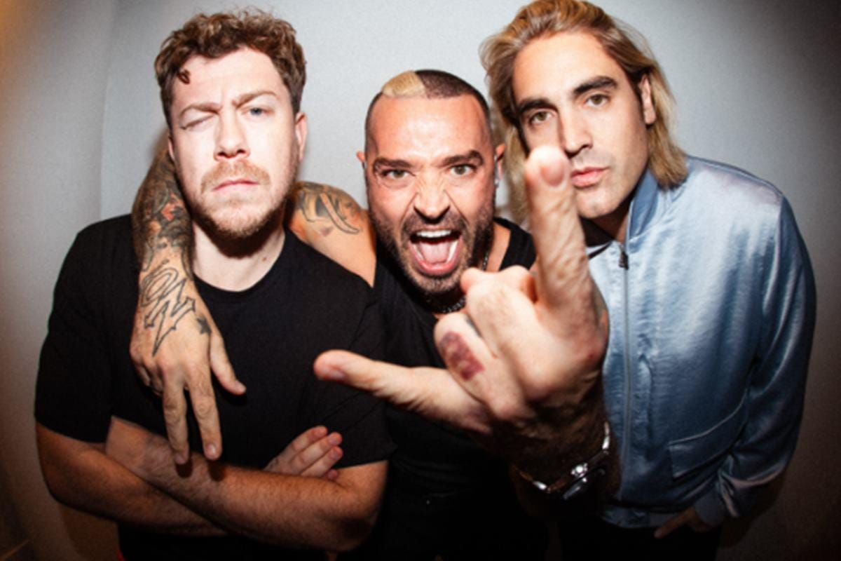 Busted, a banda inglesa de punk-rock, celebra 20 anos com show no Brasil.