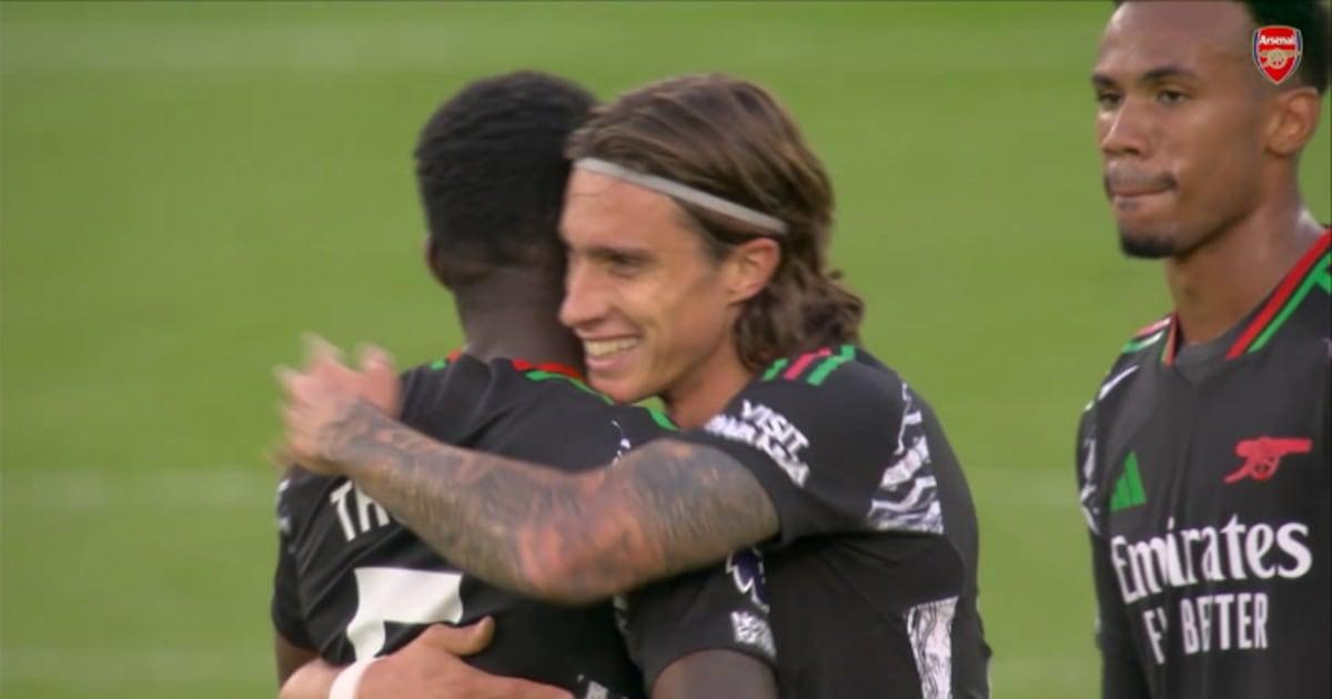 Riccardo Calafiori brilha em estreia pelo Arsenal na Premier League.
