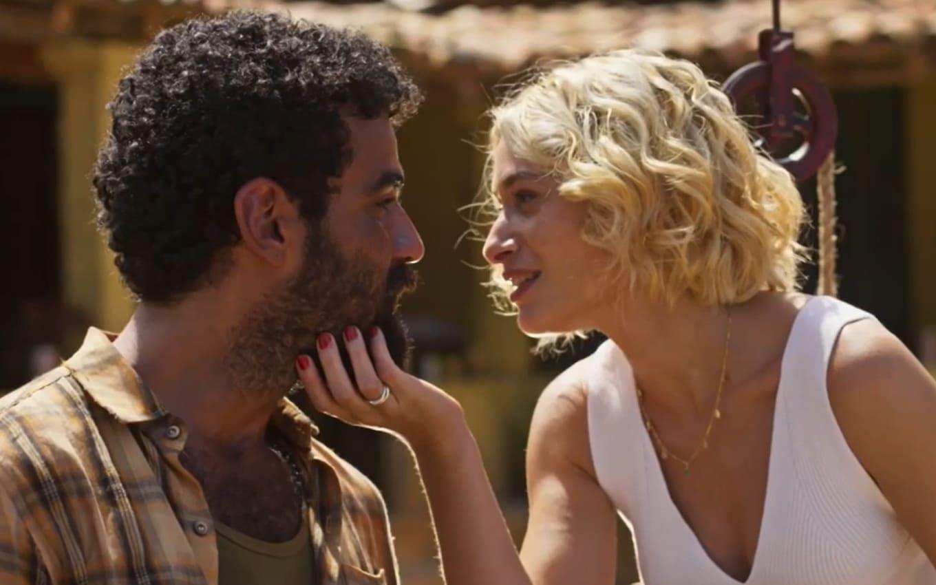 Blandina anuncia término de casamento com Zé Beltino em No Rancho Fundo.