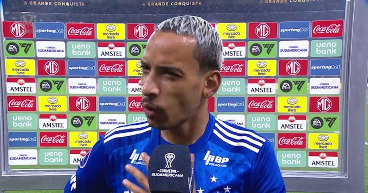 Matheus Pereira celebra vitória na CONMEBOL Sudamericana após luta ...